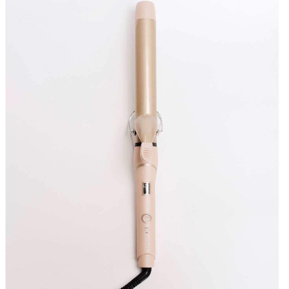 JZ STYLES 1 1/4 curling iron comes with box! Used once!